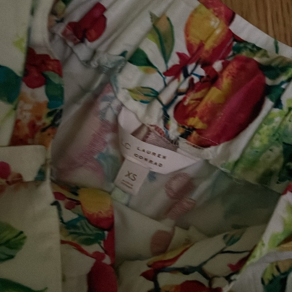 Matching floral blazer and shorts - Picture 6 of 7
